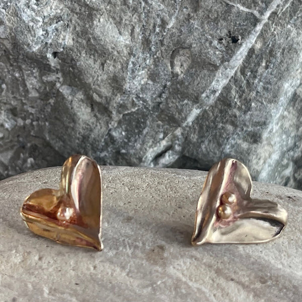 Bronzer Folded Organic Two Peas in a Pod Heart Post Earrings